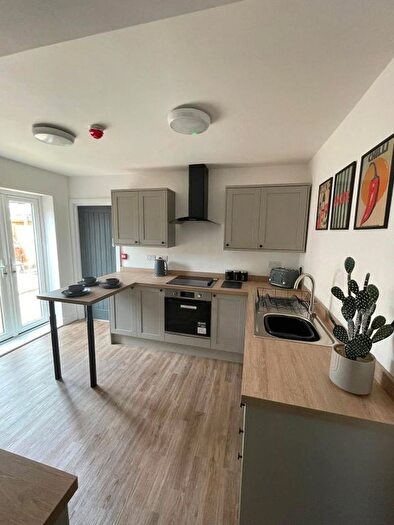 6 Bedroom Semi-Detached House To Rent In New Zealand Square, Derby, DE22