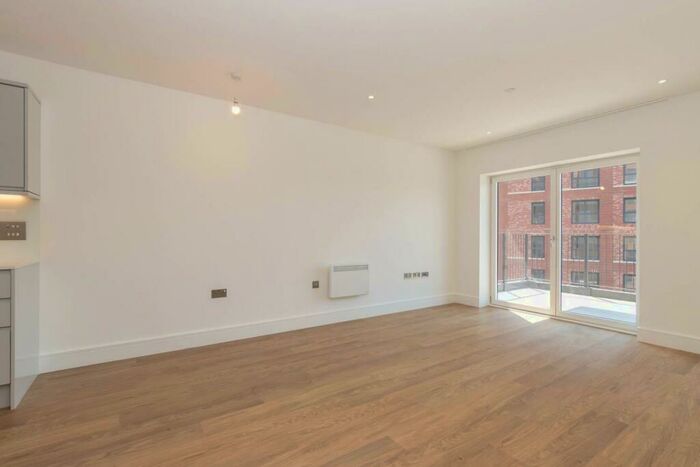 2 Bedroom Apartment To Rent In Soho Wharf, Hooper St, B18