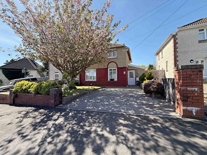 4 Bedroom Semi-detached House For Sale In Brynllwchwr Road, Loughor, SA4