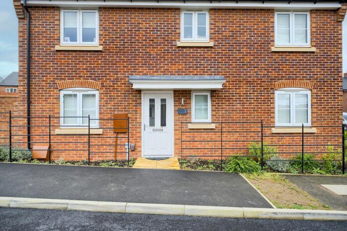 1 Bedroom Flat For Sale In Pearmain Close, Stratford-Upon-Avon, CV37