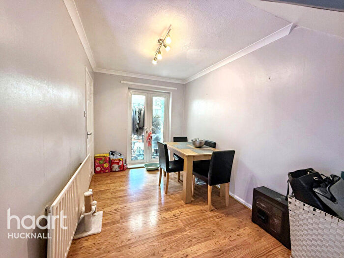 3 Bedroom Semi-Detached House For Sale In Bolingey Way, Nottingham, NG15