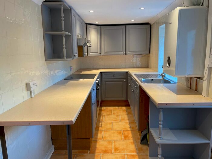 2 Bedroom Terraced House To Rent In New Road, Porthcawl CF36