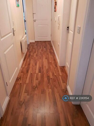 2 Bedroom Flat To Rent In Dove Holes Drive, Sheffield, S13