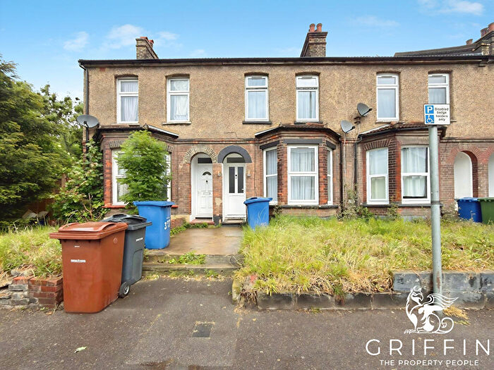 3 Bedroom Terraced House To Rent In London Road, South Stifford, Grays, RM20
