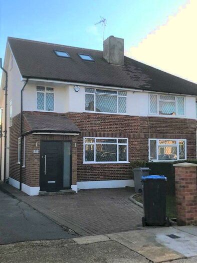5 Bedroom Semi-Detached House To Rent In Branksome Way, Harrow, HA3