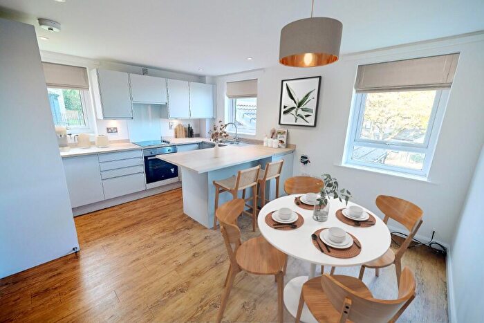 2 Bedroom Apartment To Rent In Cross Heath Grove, Leeds, West Yorkshire, LS11