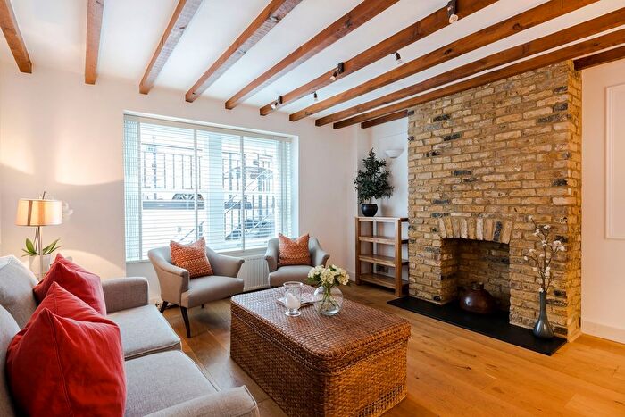 2 Bedroom Flat To Rent In Marylebone Street, Marylebone, London, W1G