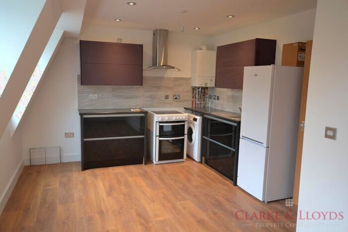 2 Bedroom Flat To Rent In Upper Clapton Road, London, E5