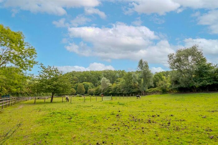 3 Bedroom Property For Sale In Elm Cottages, Godstone Hill, Godstone, RH9