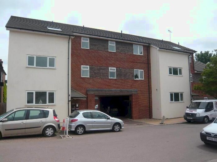 1 Bedroom Flat To Rent In Glenhaven Avenue, Borehamwood, WD6