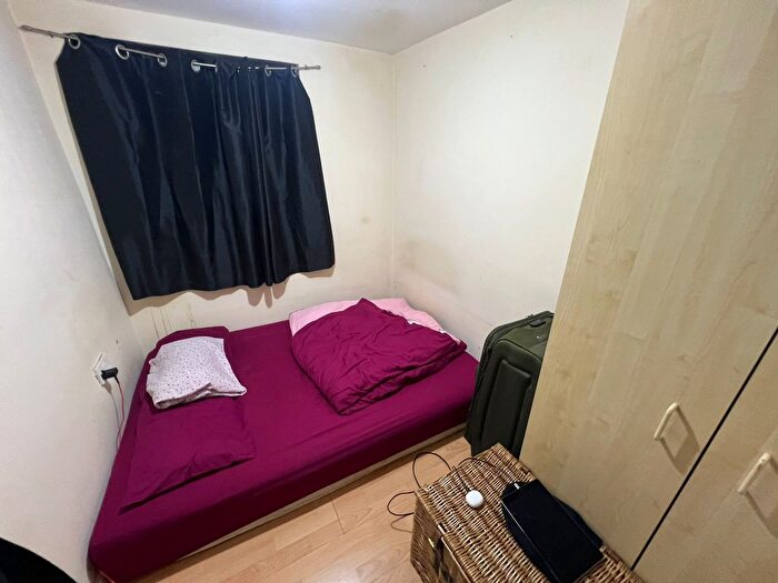 2 Bedroom Flat To Rent In Acacia Road, London, E17