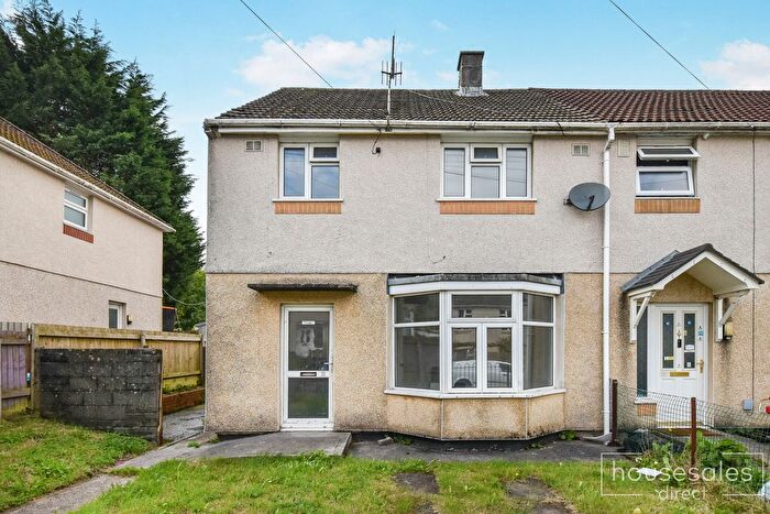 3 Bedroom Semi-Detached House For Sale In Heol Silyn Hirwaun, Aberdare, CF44