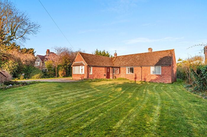 3 Bedroom Bungalow For Sale In Churchway, Haddenham, HP17