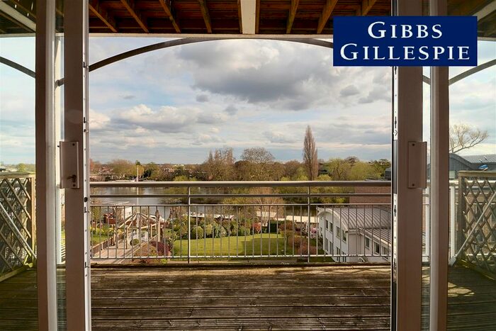 2 Bedroom Flat To Rent In Kew Bridge Road, Brentford, TW8