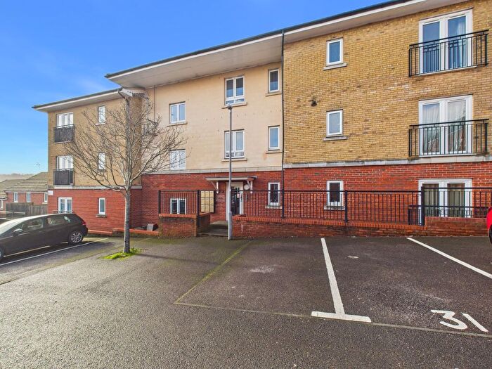 1 Bedroom Flat To Rent In Terry House, Tadros Court, High Wycombe, Buckinghamshire, HP13