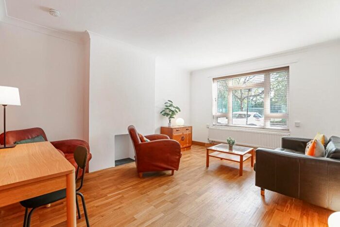 3 Bedroom Flat For Sale In Gordon Grove, London, SE5