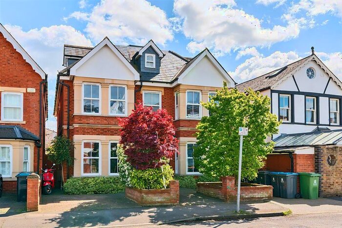 2 Bedroom Flat To Rent In Kings Road, Kingston Upon Thames, KT2