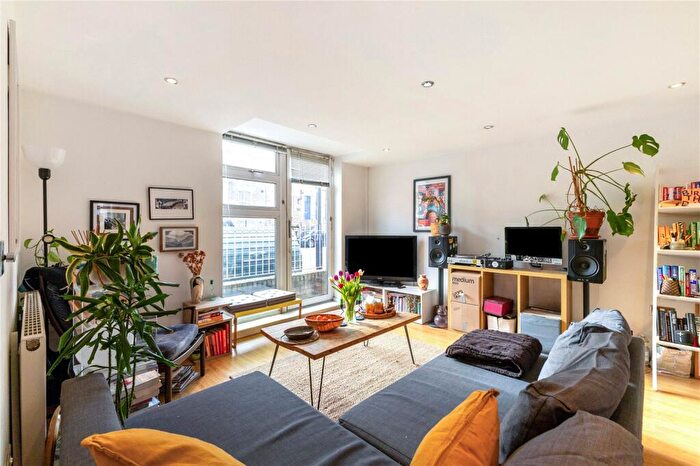 1 Bedroom Flat For Sale In Sandringham Road, London, E8