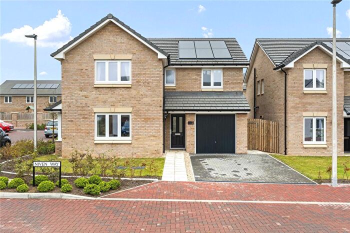 4 Bedroom Detached House For Sale In Niven Way, West Craigs, Edinburgh, EH12