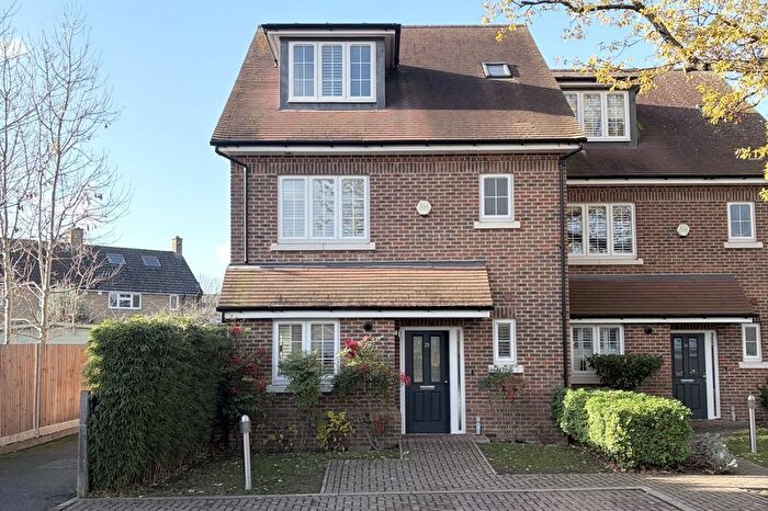 4 Bedroom Semi Detached House For Sale In Glade Gardens, Shirley, CR0