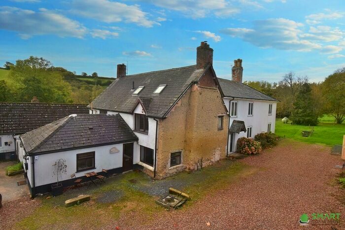 6 Bedroom Detached House For Sale In The Stables, EX4