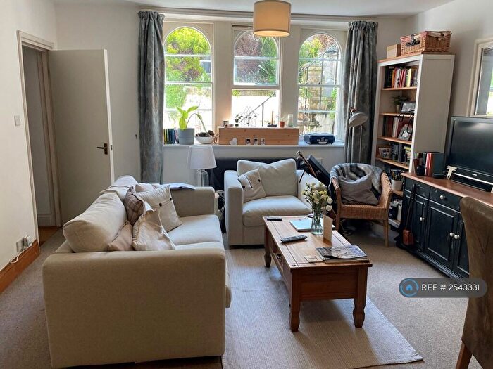 2 Bedroom Flat To Rent In Christchurch Road, Bristol, BS8