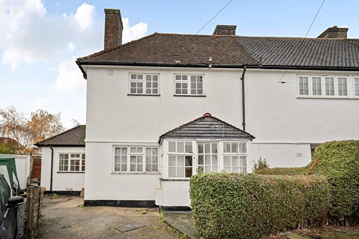 3 Bedroom End Of Terrace House For Sale In Granby Road, London, SE9