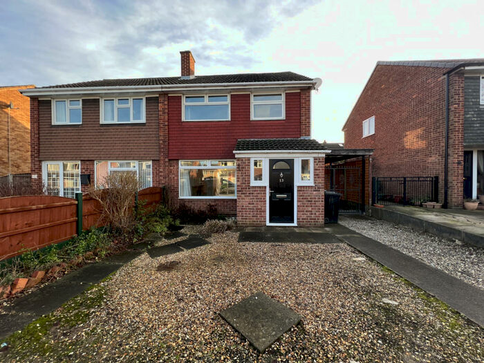 3 Bedroom Semi-Detached House To Rent In Yew Lane, Garforth, LS25