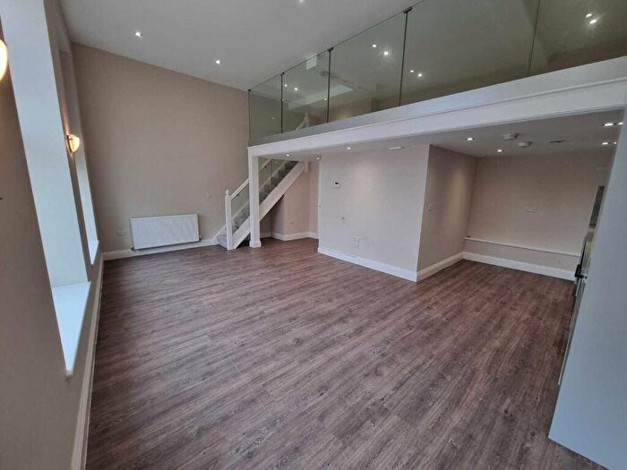 Studio To Rent In Dudley Mansions, Lansdowne Place, Hove, BN3
