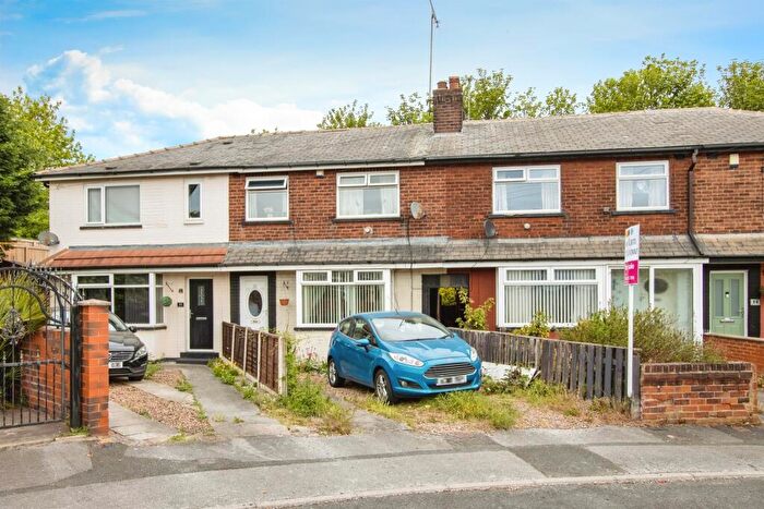 3 Bedroom Terraced House For Sale In Westbury Place North, Leeds, LS10