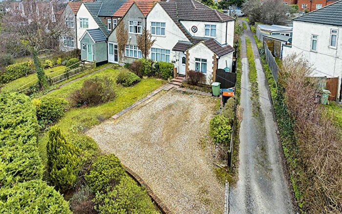 4 Bedroom End Of Terrace House For Sale In London Road, Dunstable, LU6