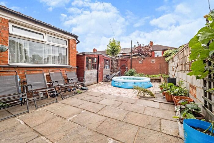 3 Bedroom End Of Terrace House To Rent In Mortlake Road, London, E16