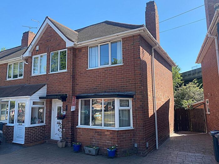 3 Bedroom End Of Terrace House To Rent In Thornbridge Avenue, Birmingham, B42