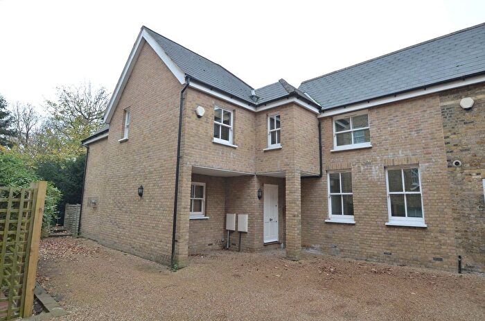 3 Bedroom Semi-Detached House To Rent In Beulah Hill, Crystal Palace, SE19