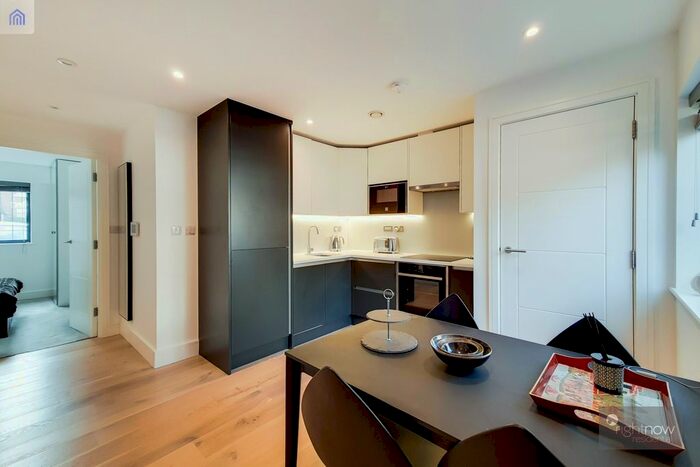 1 Bedroom Flat To Rent In Abbeville Road, Clapham Common, SW4