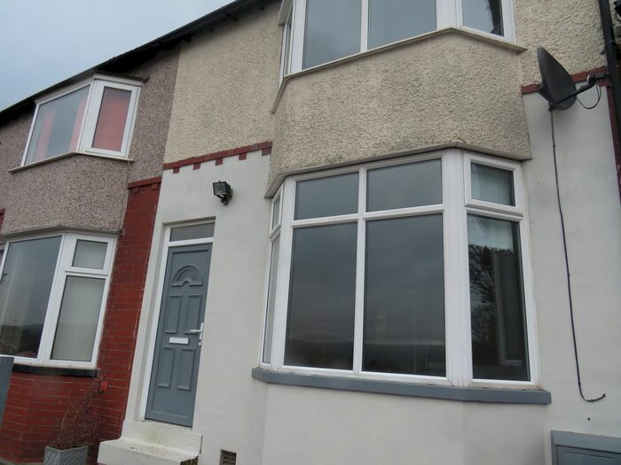 2 Bedroom Property To Rent In Willowfield Terrace, Halifax, HX2