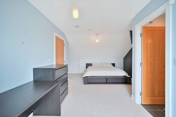 4 Bedroom Semi-Detached House To Rent In Meadowview Road, Raynes Park, London, SW20