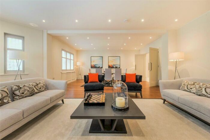 3 Bedroom Apartment To Rent In Bellmoor, East Heath Road, NW3