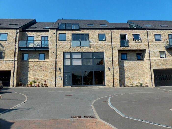 3 Bedroom Flat For Sale In Clitheroe Street, Skipton, BD23