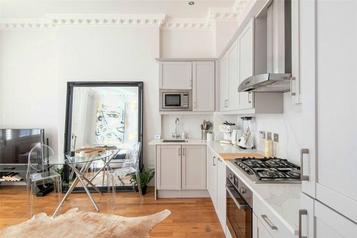 1 Bedroom Flat To Rent In Ladbroke Grove, North Kensington, London, W10