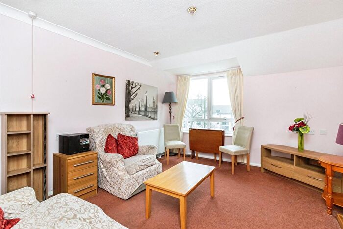 1 Bedroom Flat For Sale In Pebble Court, Paignton, Devon, TQ4