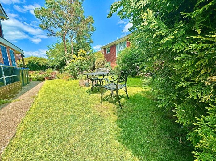 2 Bedroom Flat For Sale In Hudson Close, Worthing, West Sussex, BN13