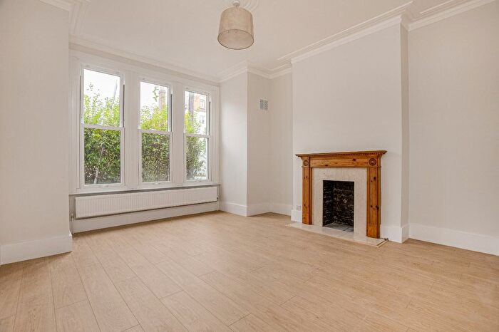 2 Bedroom Flat To Rent In Yukon Road, Clapham South, SW12