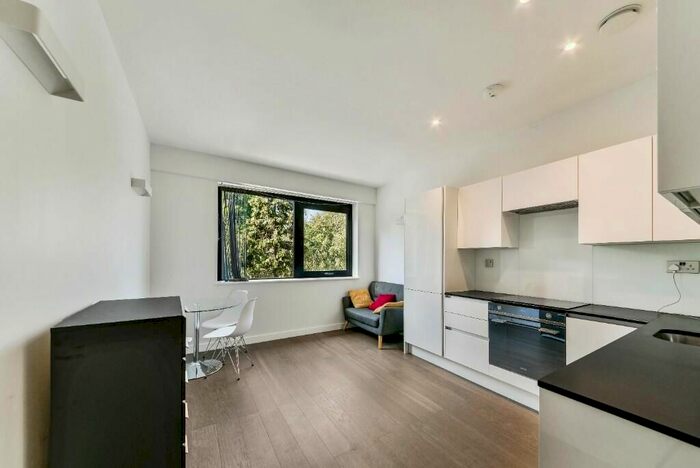 1 Bedroom Flat To Rent In Everard Close, St.Albans, AL1