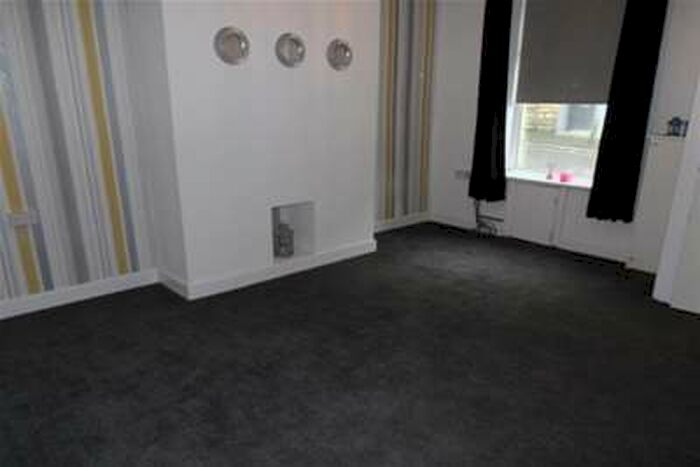 2 Bedroom House To Rent In Lloyd Street, BB3