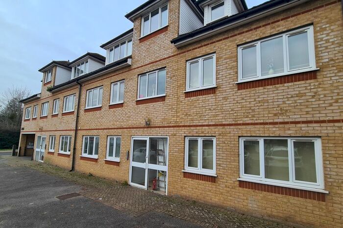 2 Bedroom Flat To Rent In Riverside Court, Bromley, Kent, BR2