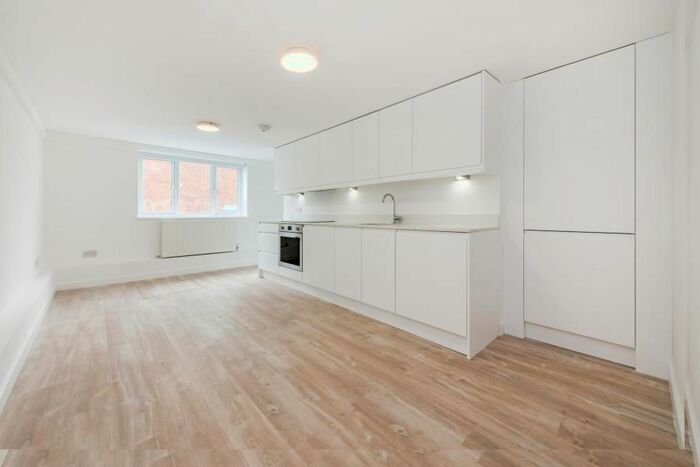 Studio To Rent In Finchley Road, Golders Green, London, NW11