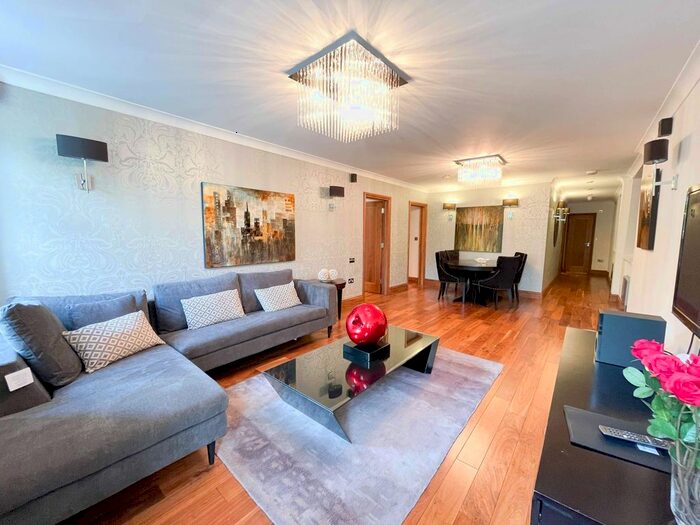 3 Bedroom Flat To Rent In Lancaster Gate, W2