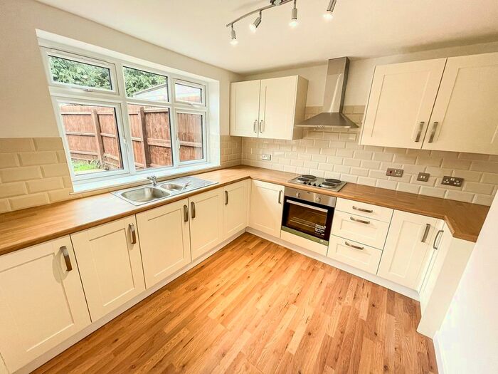 3 Bedroom Semi-Detached House To Rent In Norton Road, Stapleford, Lincoln, LN6