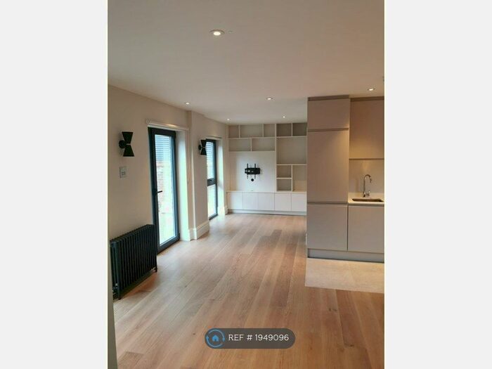 1 Bedroom Flat To Rent In Wandsworth Road, London, SW8